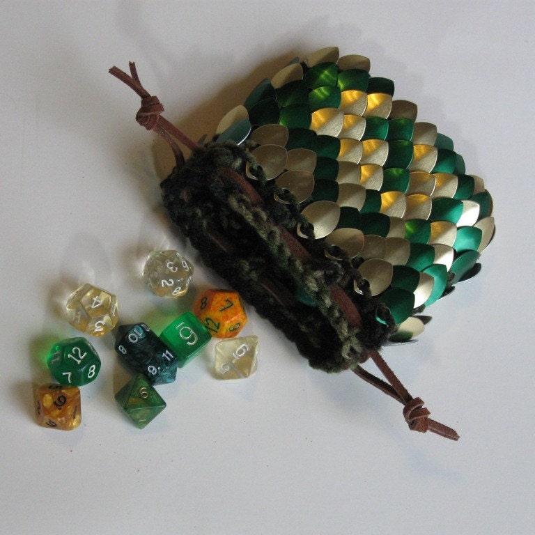 Scalemaille Dice Bag Golden Forest in knitted Dragonhide Armor