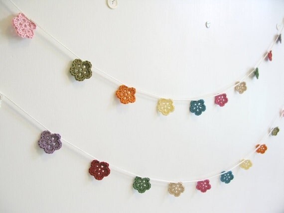 crochet garland... choose your own colours - petite flowers