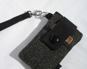 iPhone 4s /5 Droid x Droid Blackberry iPhone HTC WRISTLET Cellphone CASE - Black Black Wool Hearringbone