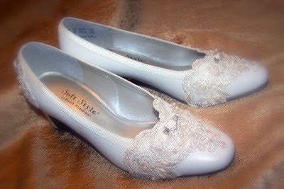 Ivory Lace Shoes on Ivory Beaded Lace Embellished Bridal Shoes By Gossamerwingsstudio