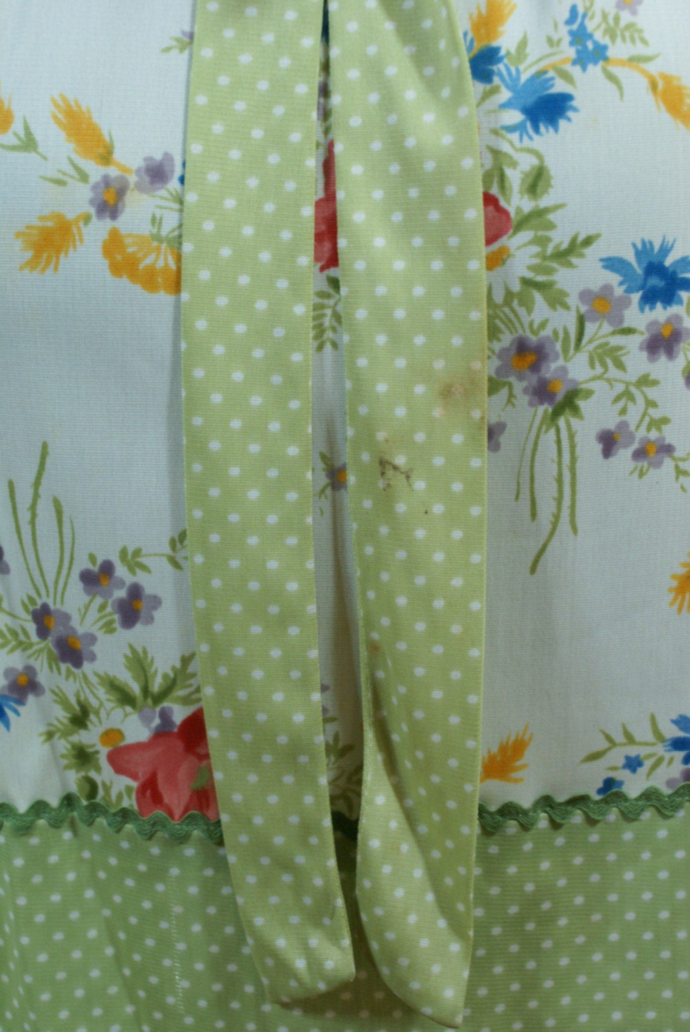 Sweet and Flowery 1970's Dress with Heart Buttons