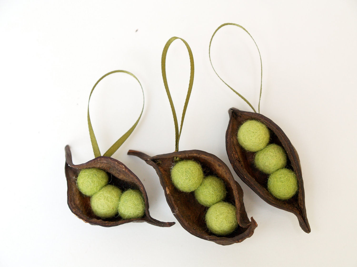Natural Christmas Tree Ornaments, 6 Pea Pod Ornaments Nature Inspired Olive Green Rustic Organic Fun Food Dude Unique Needle Felted Wool