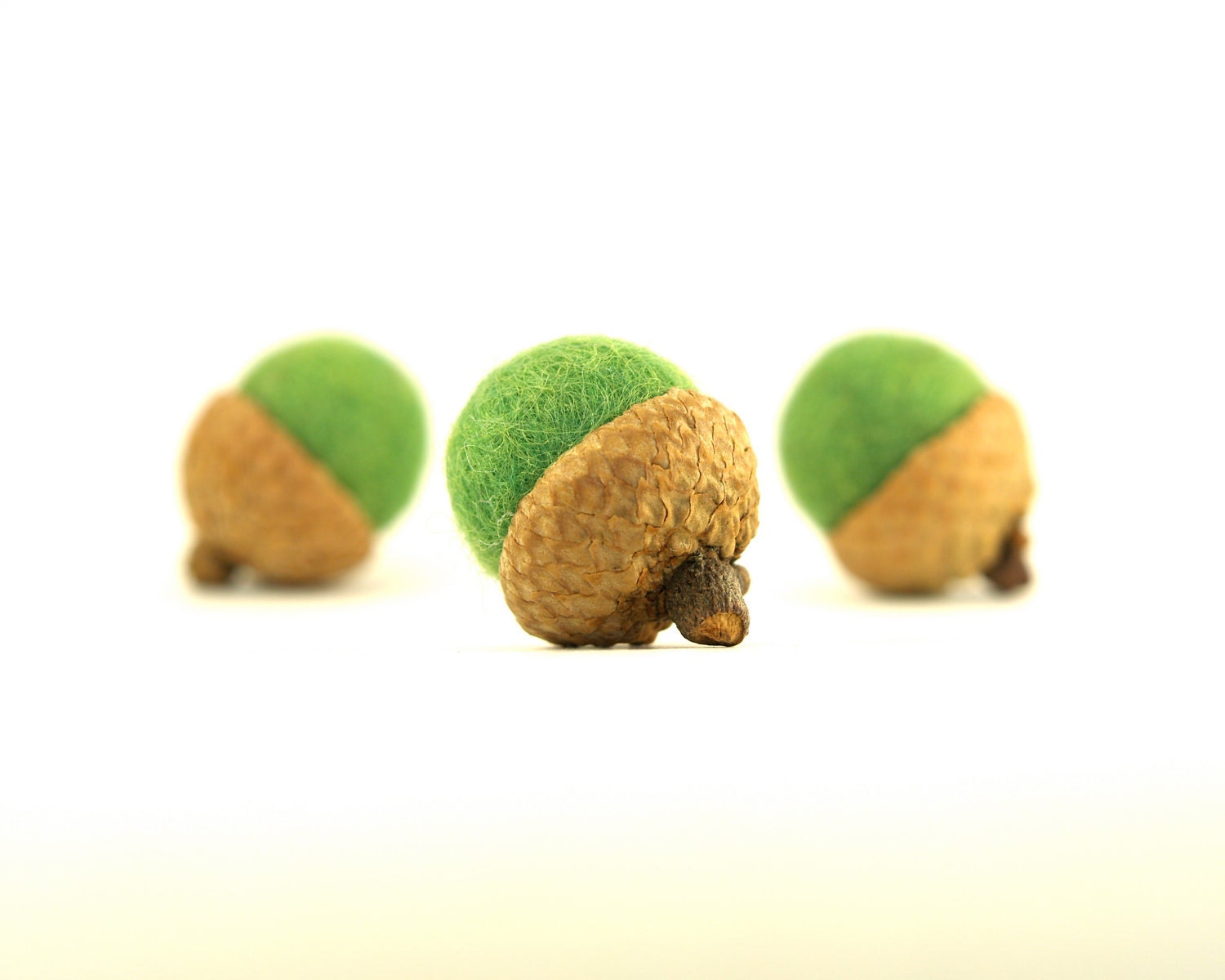 Green Needle Felted Acorns, Handmade Wool Acorns, Grass Meadow Green, Earthy Eco Friendly Woodland Home Decor - 10