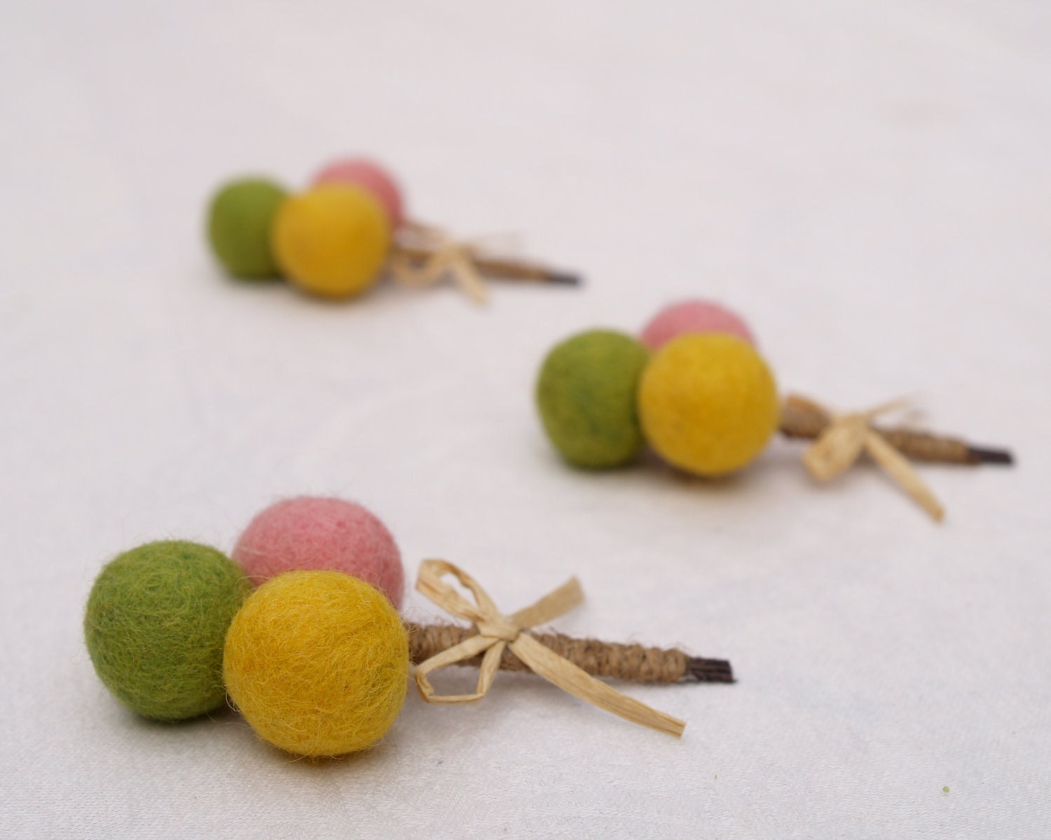 Rustic Country Groom Wedding Boutonnieres Lapel Pins Groomsman Shabby Chic Craspedia billy ball flower felt Spring Summer 3 burlap raffia