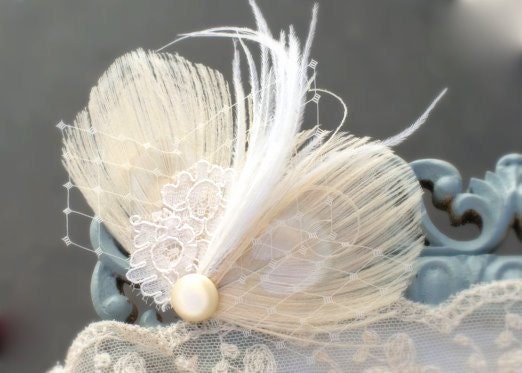Bridal Head Piece, Ivory Bridal Hair Feather Fascinator PURE - Ivory Peacock Wedding - Peacock Hair Clip - lace vintage modern pretty