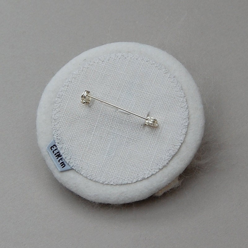 Moldy madness brooch - Pale colours