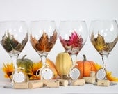 Autumn/ Fall woodland gold leaf design hand painted wine glasses in a set of 4.  FREE personalization and dishwasher safe