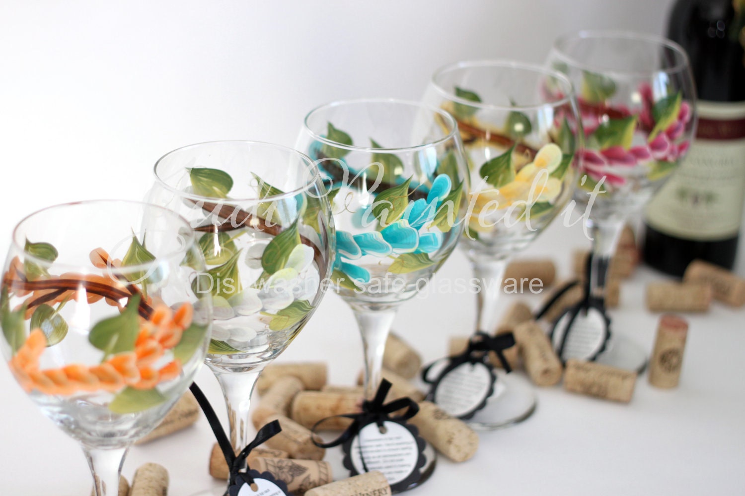 Bridesmaid hand painted wine glasses in a wrap around design - Set of 6, FREE personalization, FREE personalization, dishwasher safe