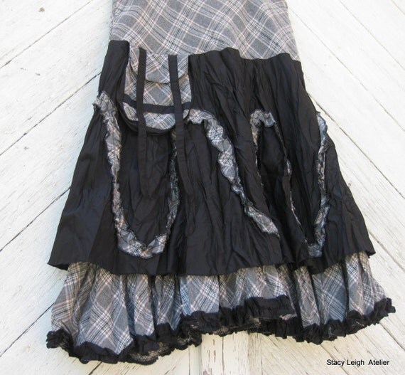 Black Crinkle Skirt with Plaid Wool and Pocket Bag Size Medium to Large