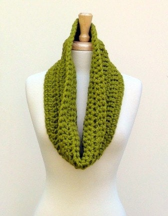 Chunky Infinity Scarf, Crochet Cowl Scarf, Green Eternity Scarf