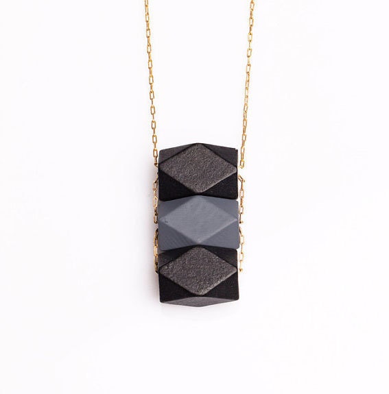 BACK RIDGE NECKLACE