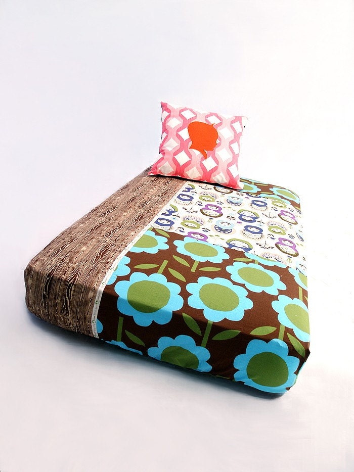 Bumper Free Crib Bedding , Bumperless ,  Fitted Crib Sheet , Patchwork Kewpie Dolls