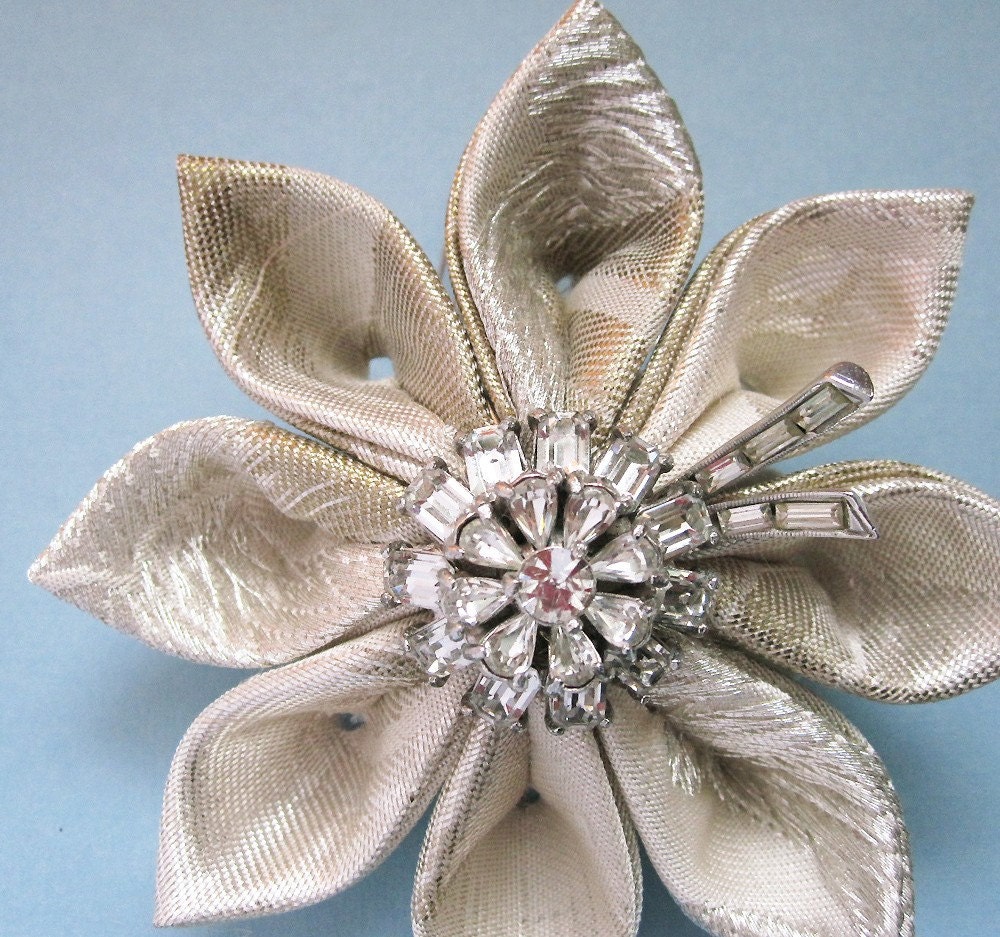 Bright Obi Silk Tsumami Kanzashi Hair Comb