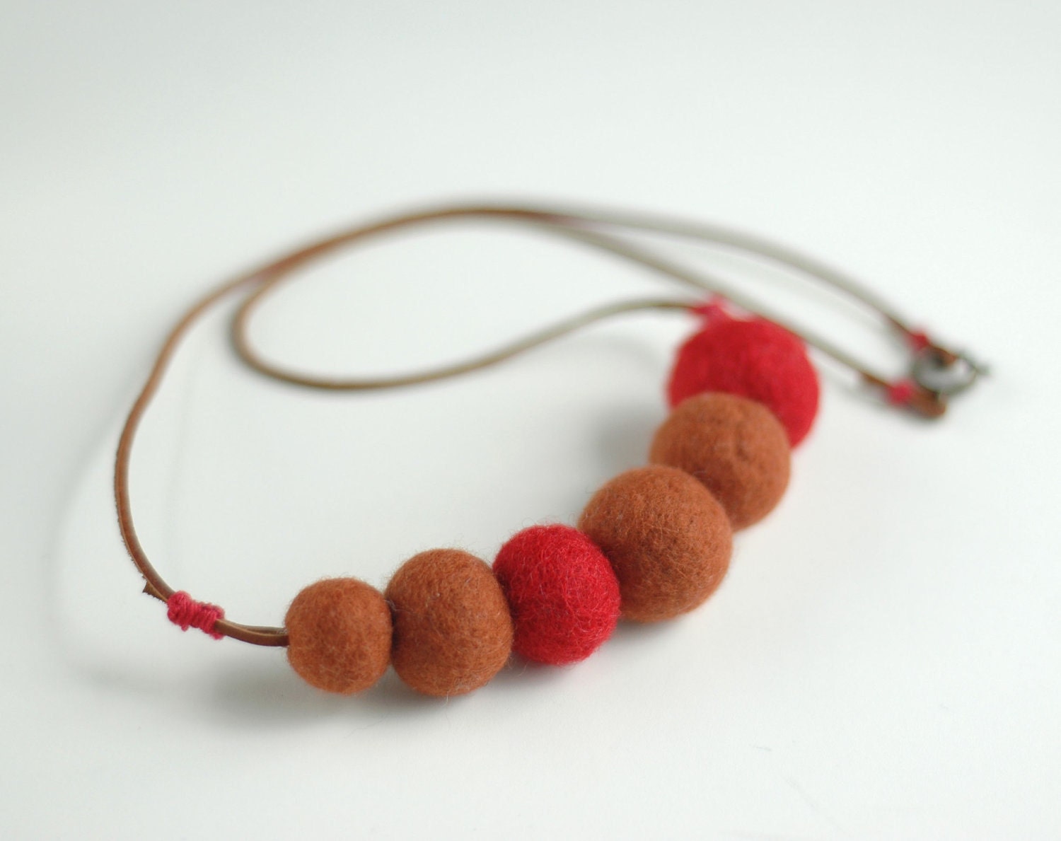 Simple beaded necklace - felt necklace in rusty orange and red - felted jewelry