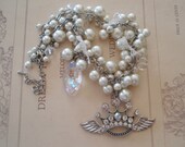 Necklace cha cha pearls with crystal and bling crown