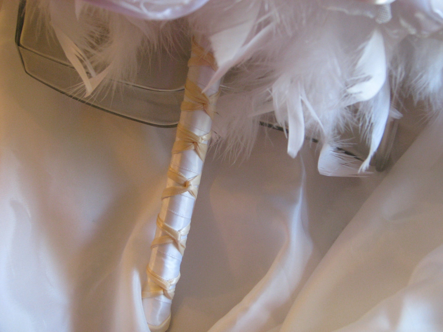 Meghan BRIDAL BUTTON Bouquet with rolled lace, buttons and feathers