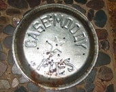 Adversitment TIN PIE PAN  with center star Case Moody with arreation holes
