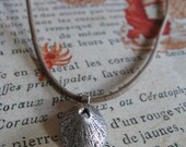 Oval Speckled Shell Necklace 