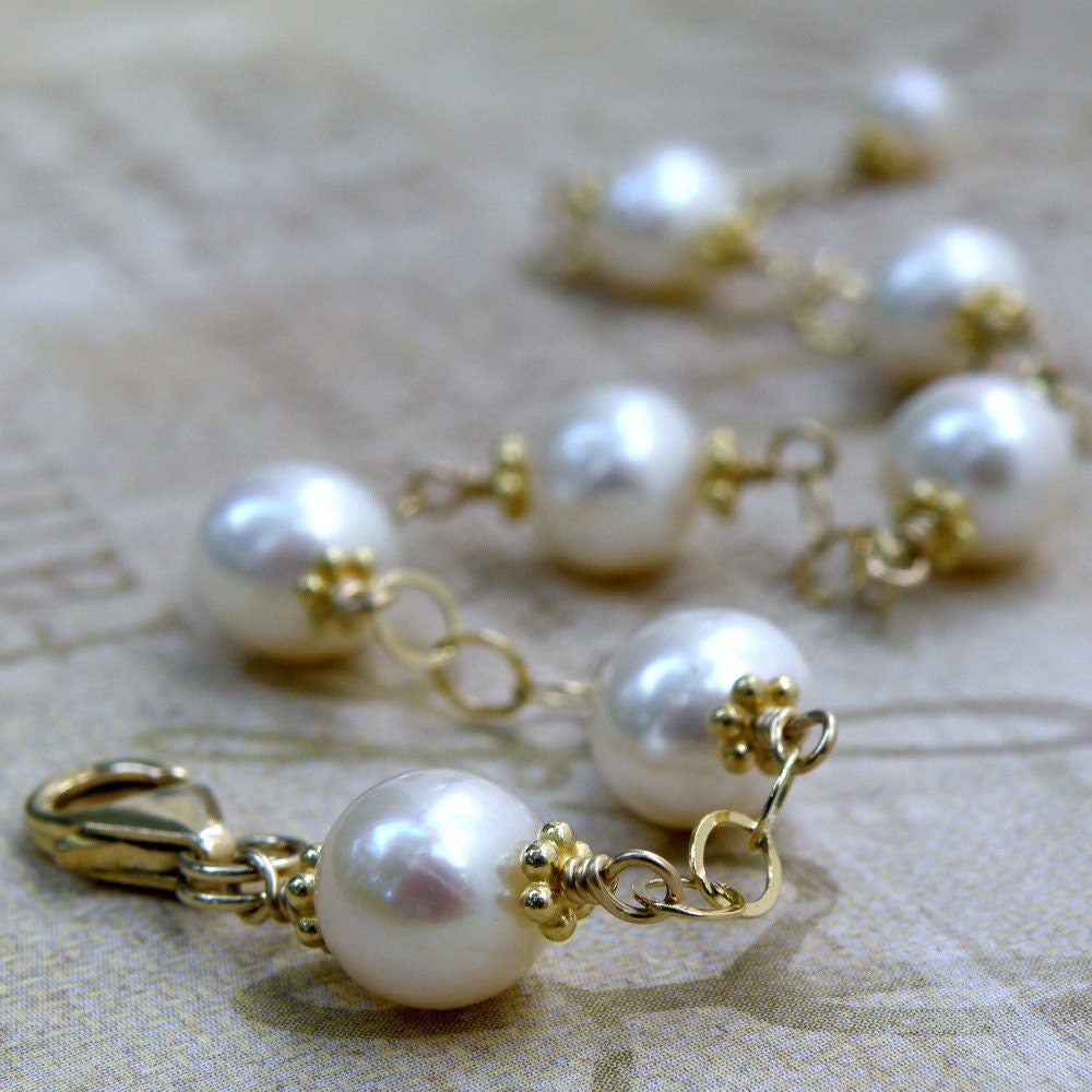 Freshwater Pearl Bracelet, Gold Filled, Wedding, Bridal, Handmade Pearl Jewelry, June Birthday, Mothers Day, Spring Fashion