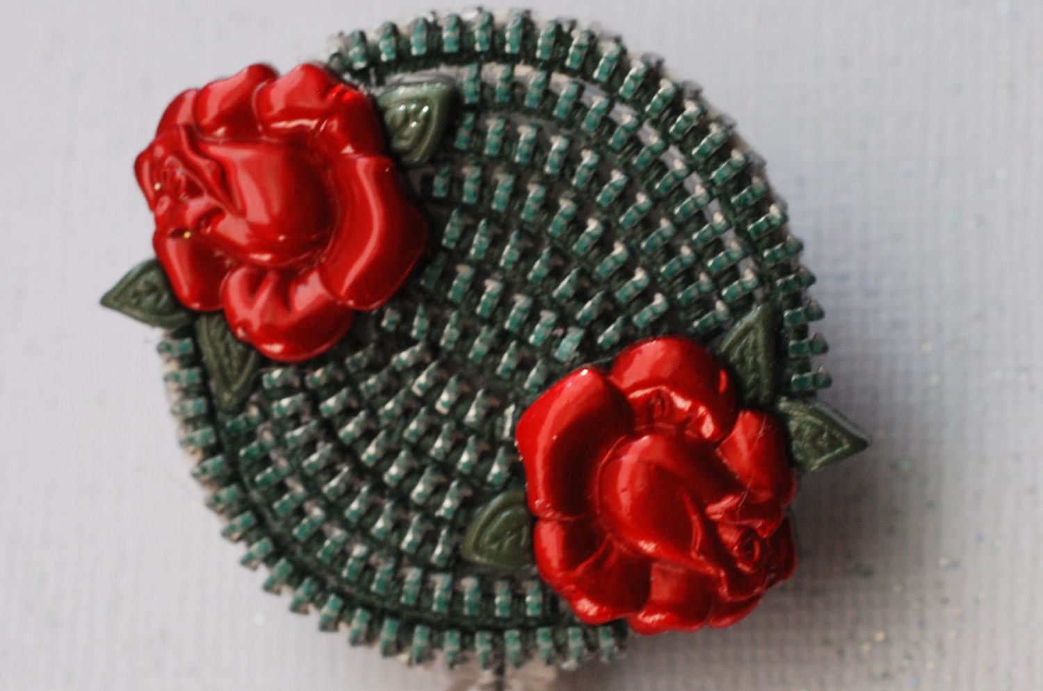 Tatoo Style Red Roses Vintage Zipper ID Badge Reel
