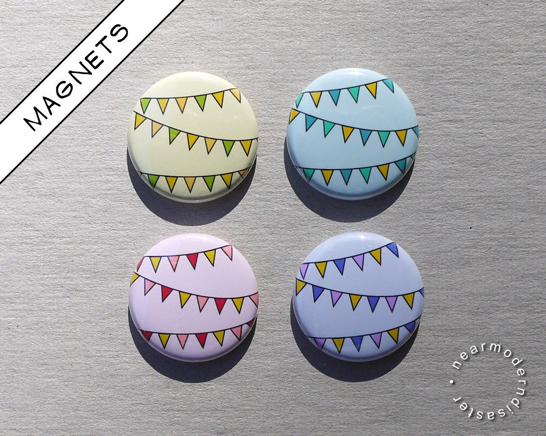 FLAG BUNTINGS - set of 4 magnets