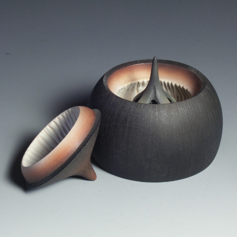 Rhodanthe Box made in wood, silver and 24kt gold