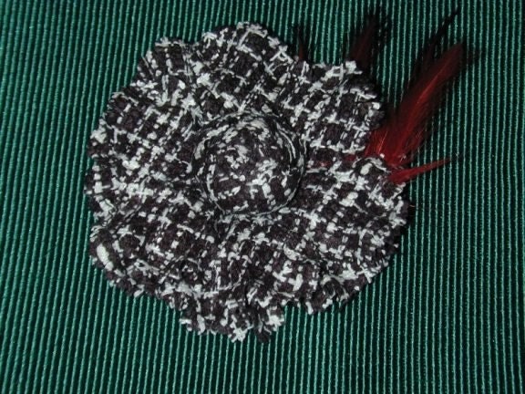 Houndstooth Flower Brooch with red feathers