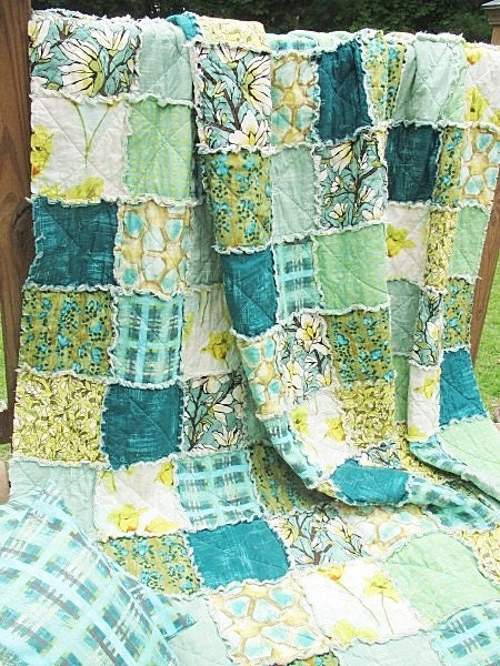 Queen Size Quilt with 2 Shams, Rag, Magnolia Lane, blue green cottage look, ALL NATURAL, fresh modern handmade