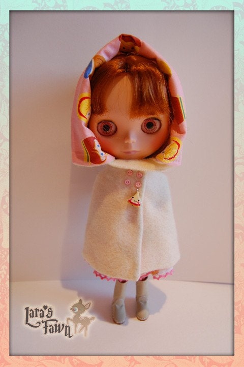 APPLE PIE LOVE CAPE AND BONNET SET