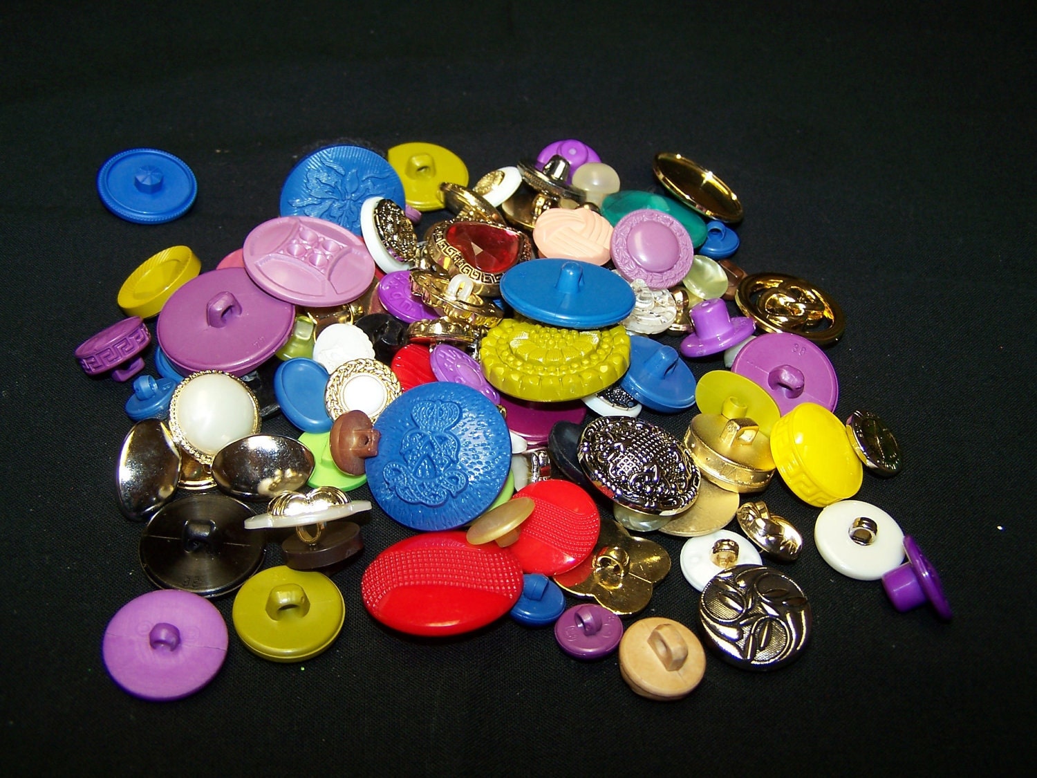 Destash- Plastic Shank Buttons