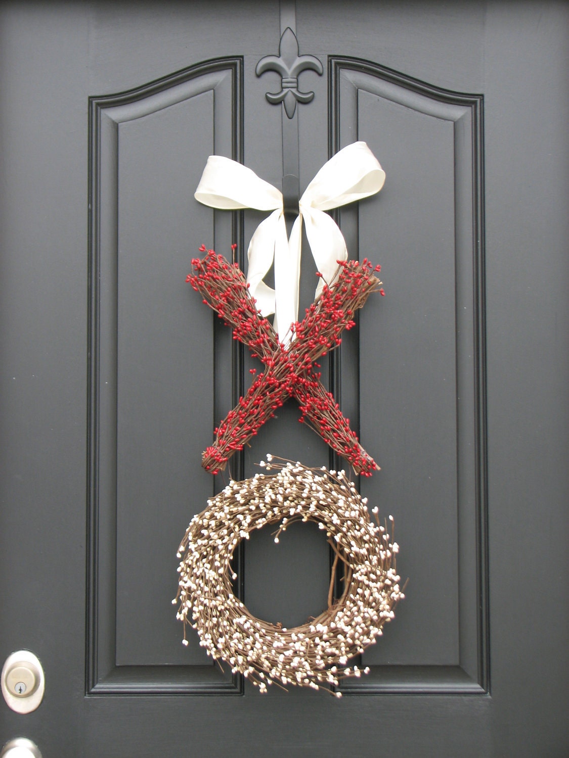 XOXO Decor - Berry Wreath - Kisses and Hugs - XO - Holiday Wreath - Valentine's Day Decor