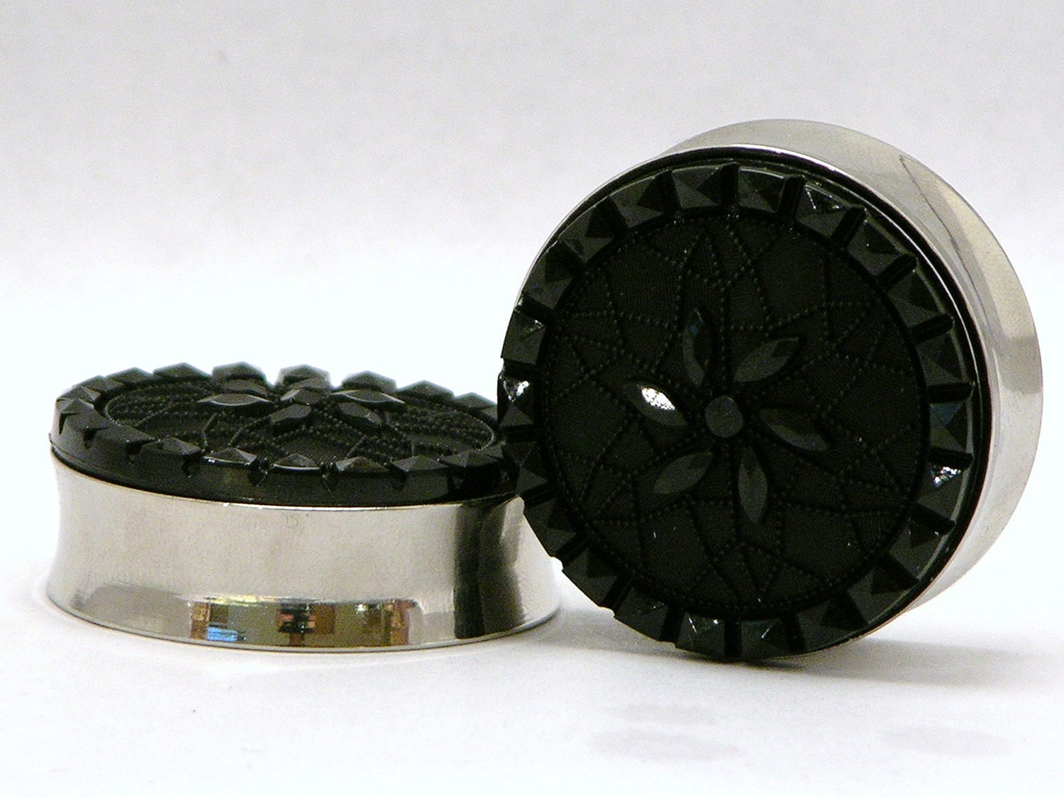 Black Plugs with Flower Crystals 7/8 1 1/8 Inch 22mm 28mm