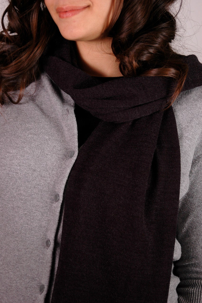 Unisex Black Knit Scarf