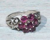 Vintage Beautiful sterling Silver GARNET Flower Ring