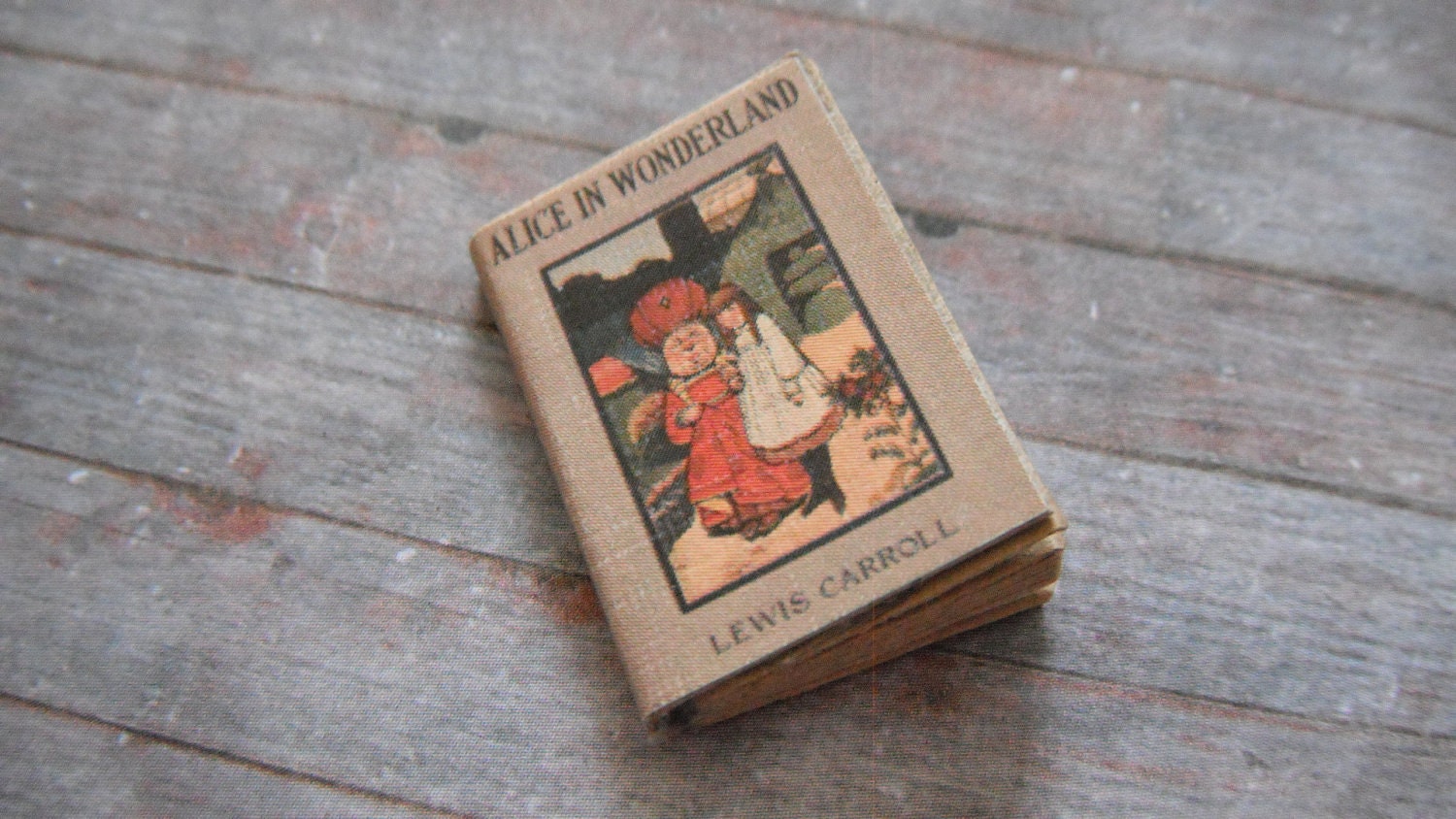 Miniature Book --- Alice in Wonderland