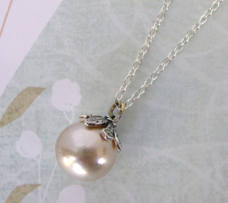 Vintage Pearl Necklace Ivory Grey Sterling Silver Dewdrop