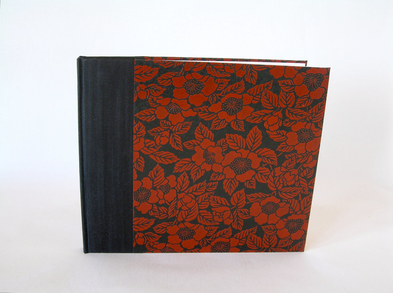 Guest book unlined (8x9) black and red lacquered yuzen