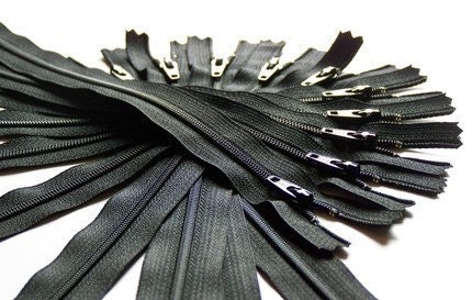 SALE 25 Black 8 Inch Zippers YKK Color 580