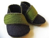 The Crossover - Black and Green Felt - Baby Boy Shoes - Baby Booties