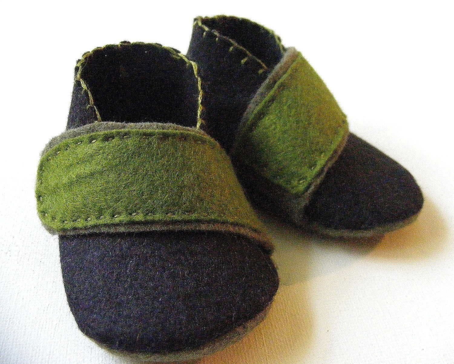 The Crossover - Black and Green Felt - Baby Boy Shoes - Baby Booties