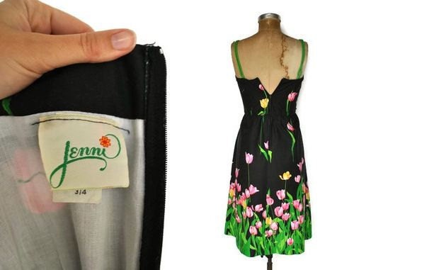 1970s Floral Dress / tulip garden day dress / Small