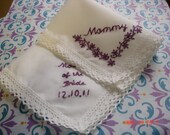 wedding handkerchief, mother of bride, mother of groom, bride to mom, hand embroidered, daisies, flowers, wedding colors welcome
