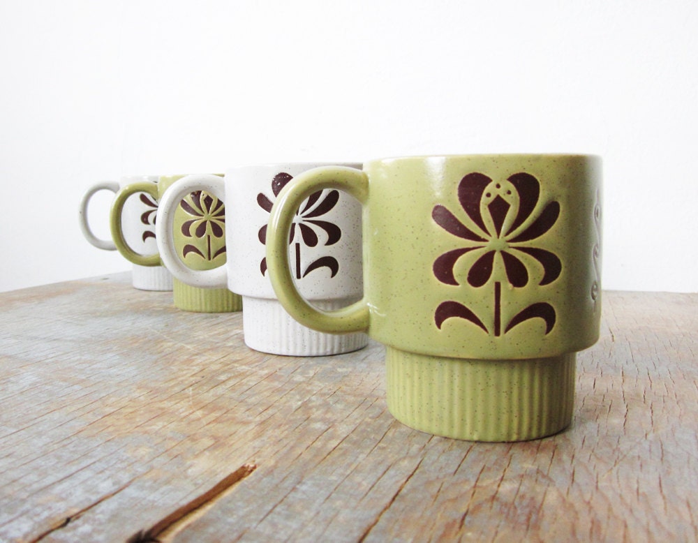 floral stacking mugs / vintage stoneware mugs - RustBeltThreads