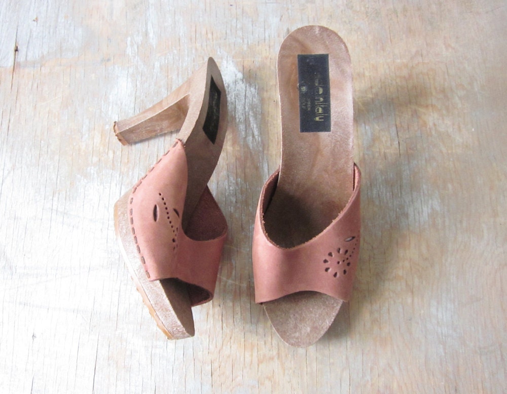 SALE high heel slide sandals / vintage 1970s high heel slides / 70s high heel mules / size 7 shoes