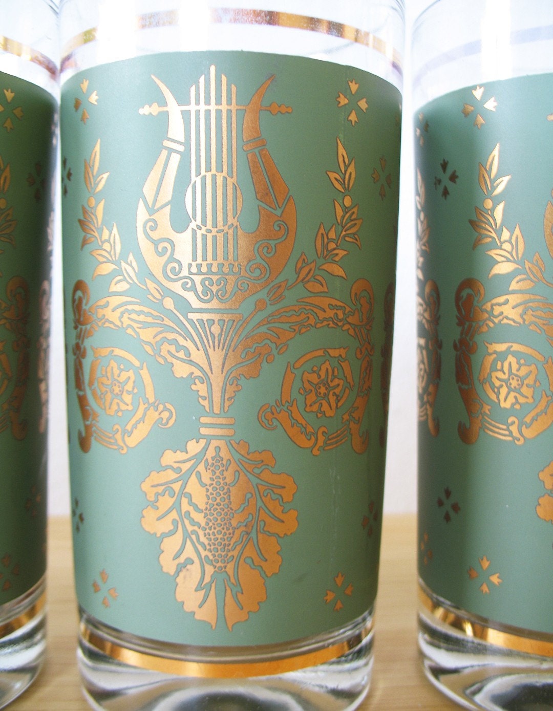 SALE vintage 60s cocktail glasses / sea green and gold damask