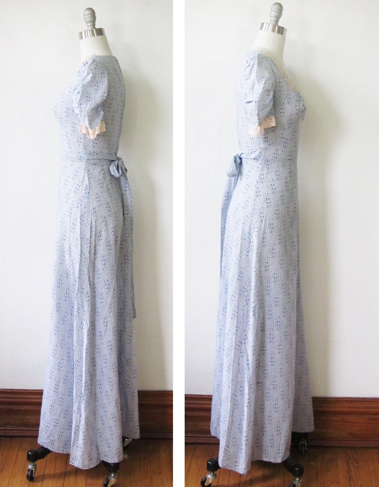 70s maxi dress / boho peasant puff sleeve dress