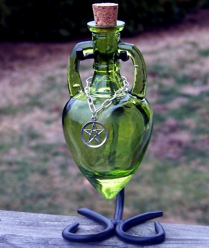 GREENWITCH Pentacle Lime Green Amphora Hedge Rider Magic Potion Bottle, Enchanting Corked Glass Vessel with Sturdy Metal Stand