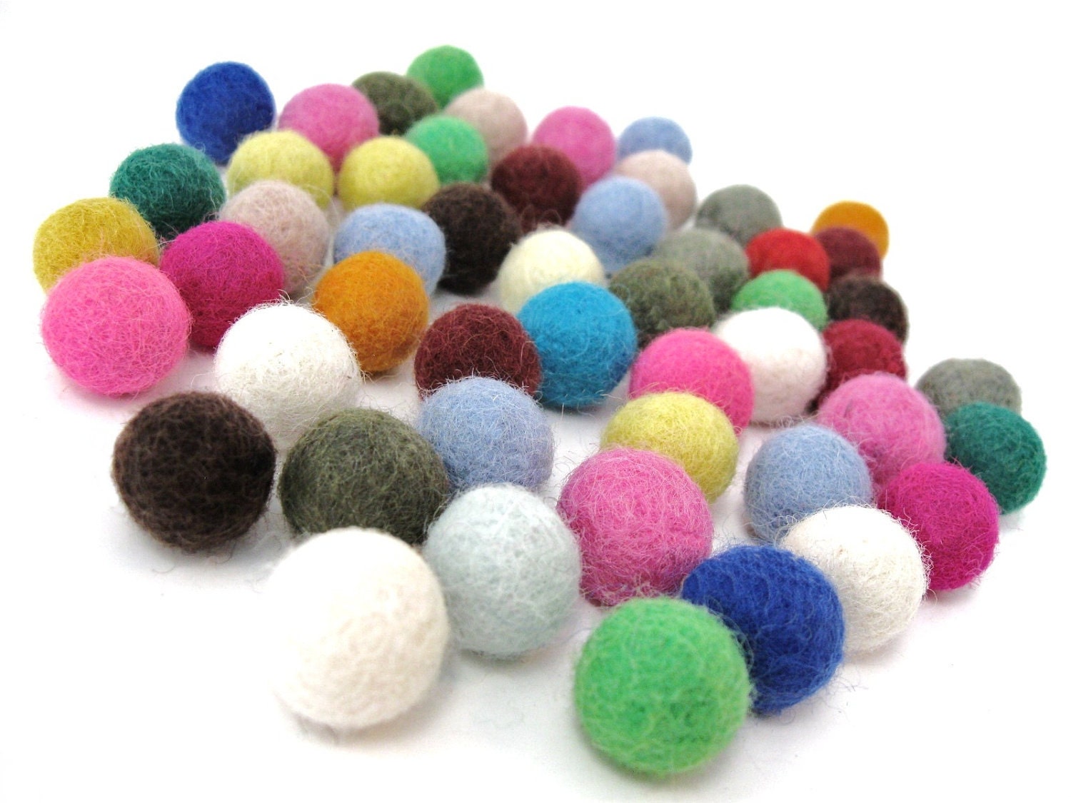 Felt Balls Color Mix - 50 Pure Wool Beads 15mm - Multicolor Shades - Flat rate shipping  (W250A)
