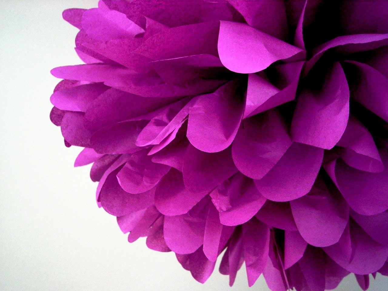 Plum ... 1 tissue paper pom // wedding decorations // diy // purple // birthday party // nursery decoration Il_170x135