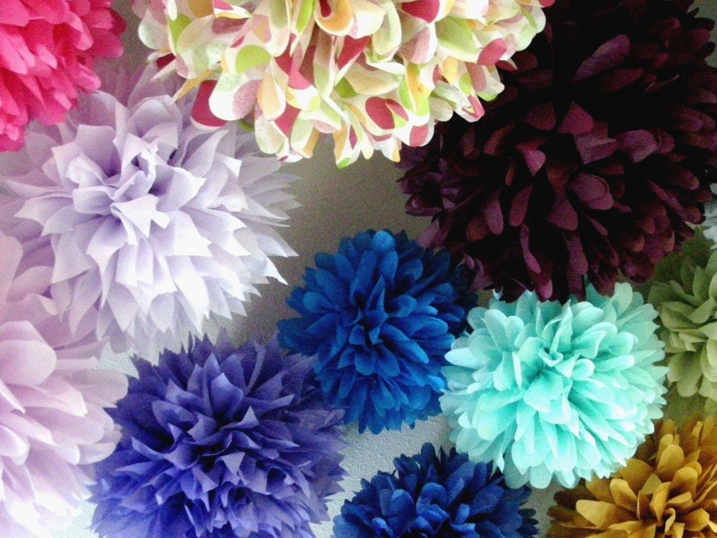 Custom Colors ... 12 tissue paper poms // green wedding // birthday // graduation // party decorations Il_170x135